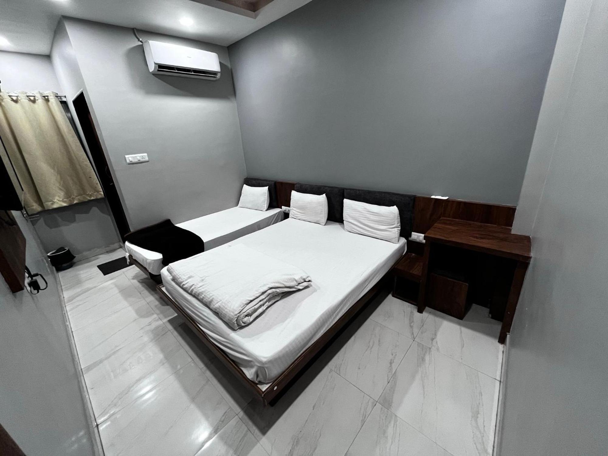 Hotel Shankar Ujjain Exterior photo